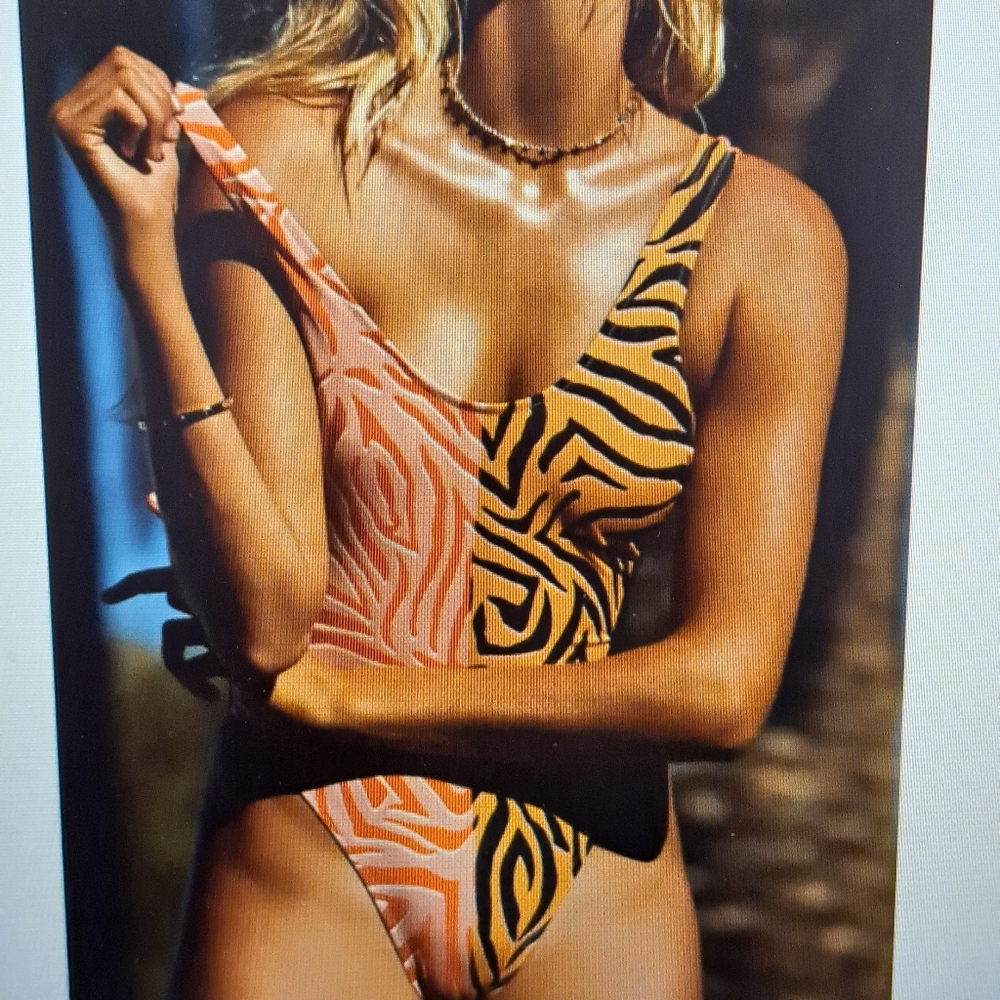 It's Now Cool Showtime Eco in Coral Flame One Piece Swimsuit SZ S NWT